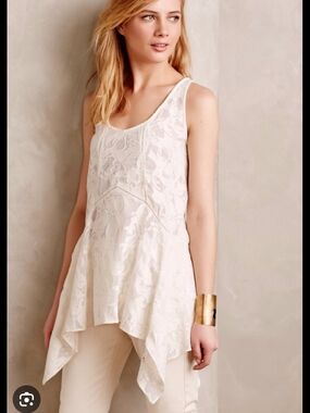 Anthropologie Vanessa Virginia Sleeveless Ivory Lace Handkerchief Hem Tunic, L